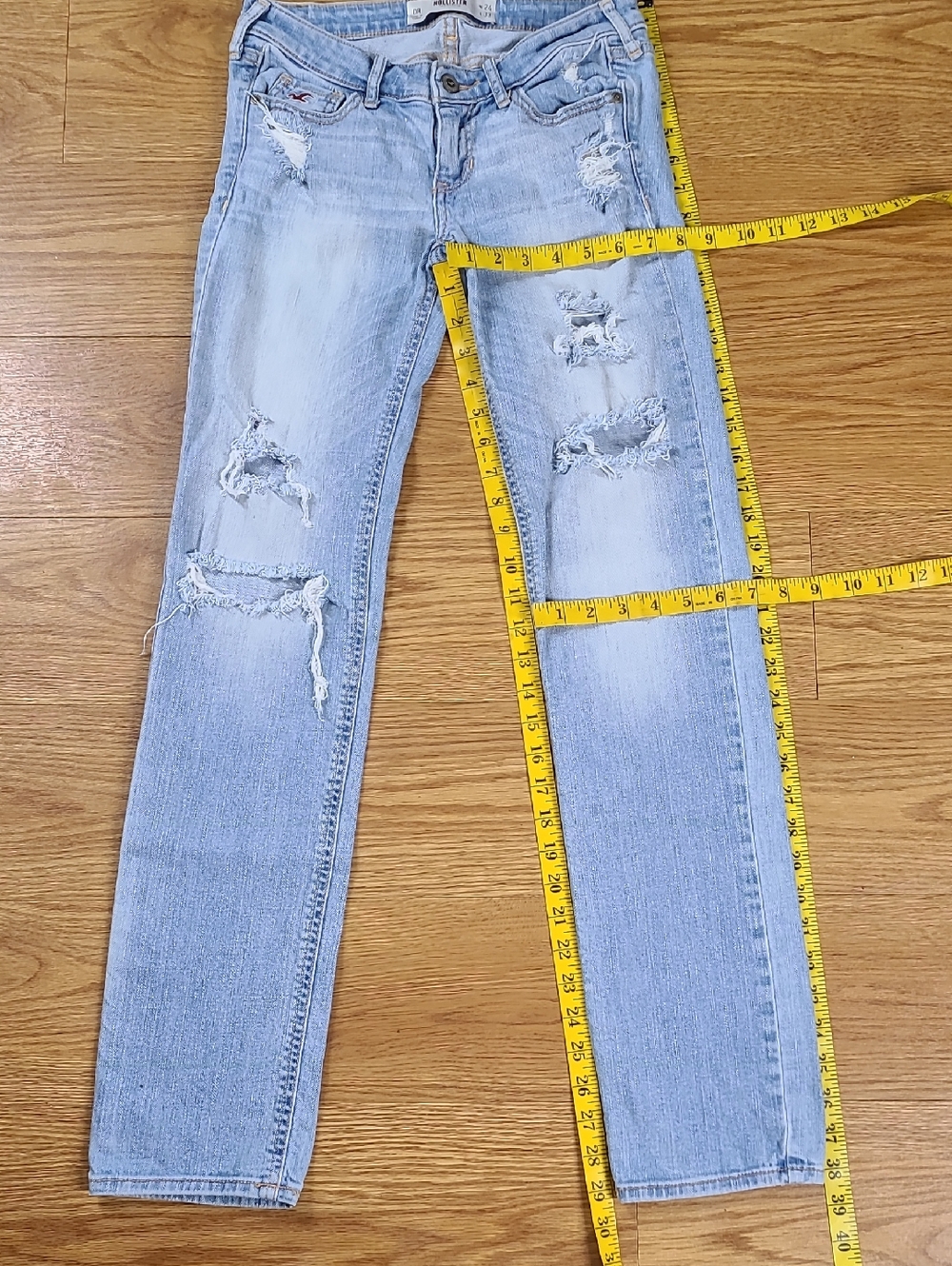 HOLLISTER 24x38 Bootcut destroyed girls pre-owned faded denim jeans